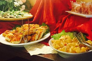 Aperitivo a buffet dalle 18 alle 21 - Cin Cin Bar Restaurant & Cafe' - MILANO